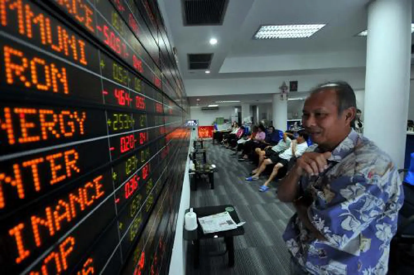 Thailand follows global slumps Thailand follows global slumps