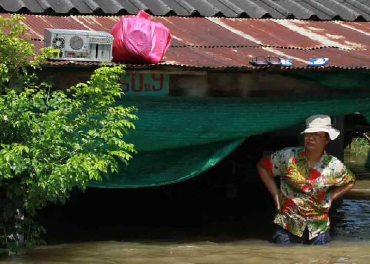 Flooding: minimum losses at Bt30 bn Flooding: minimum losses at Bt30 bn
