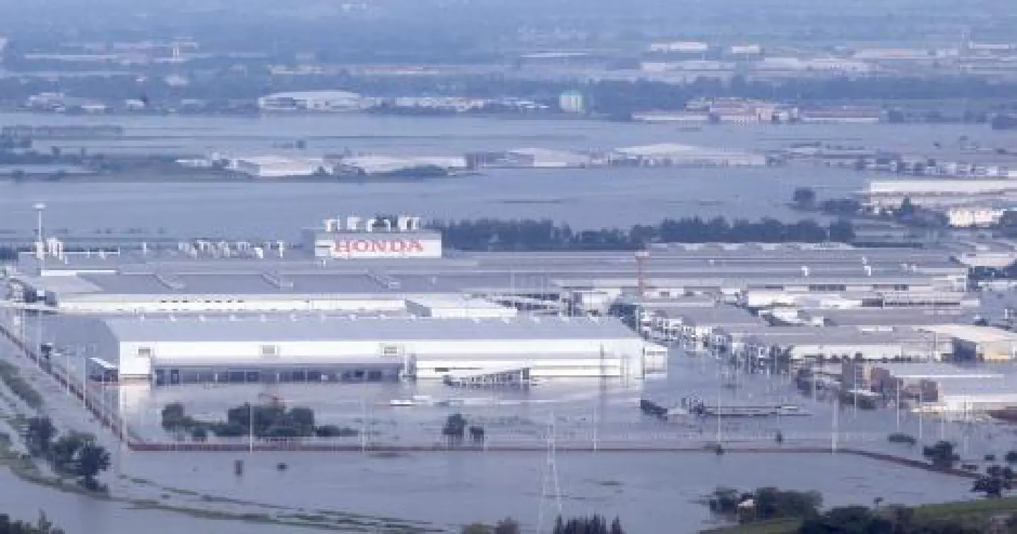 Floods cripple economy Floods cripple economy