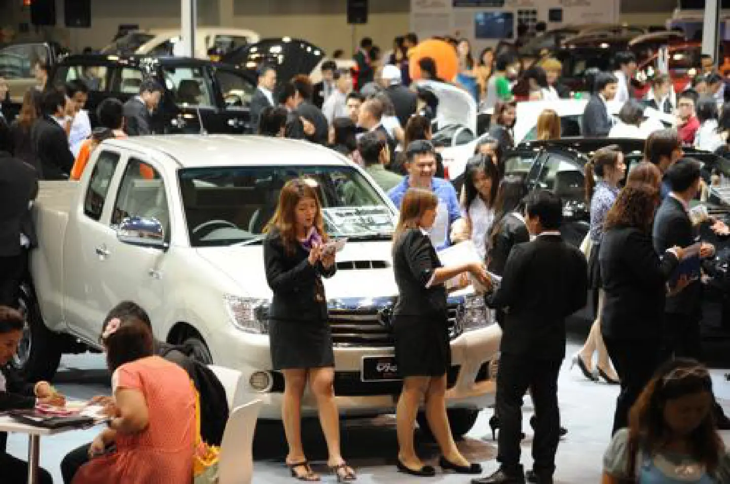 Car-scheme takes off amid flood threat Car-scheme takes off amid flood threat