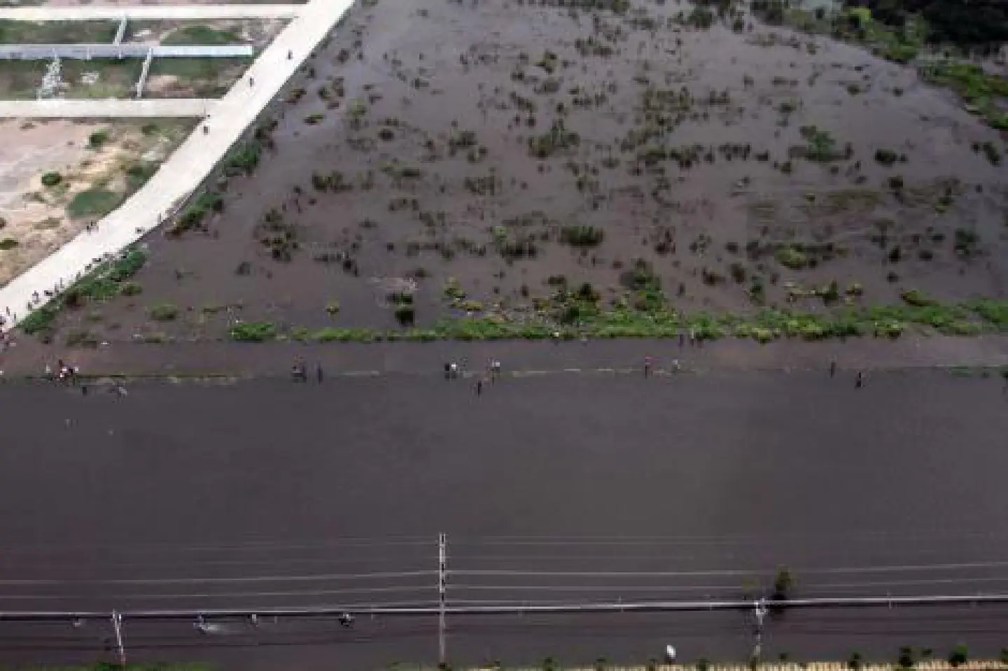 Pathum Thani deluge 'out of control'