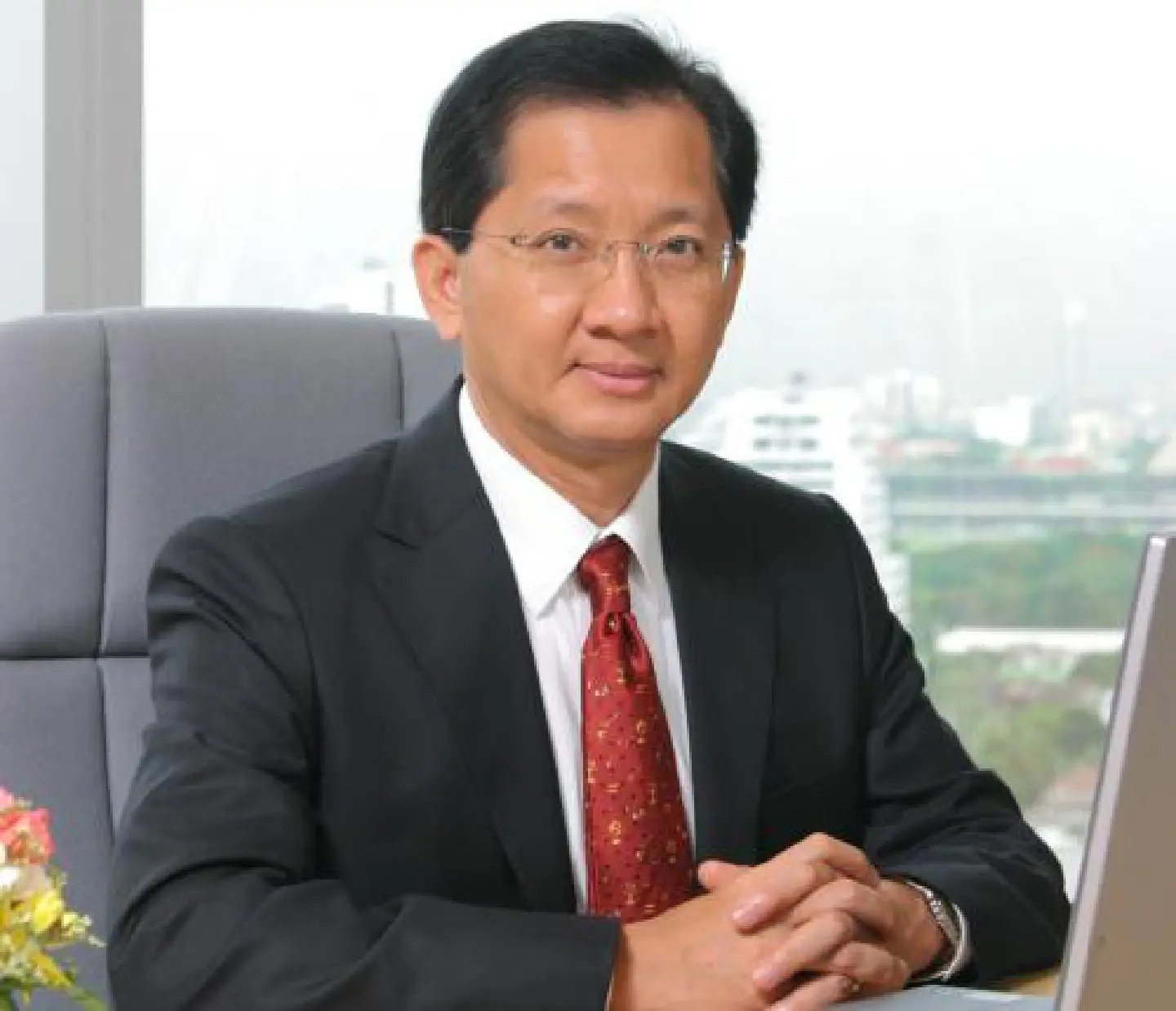Thirachai plans Bt50-bn credit package for flood-hit firms Thirachai plans Bt50-bn credit package for flood-hit firms
