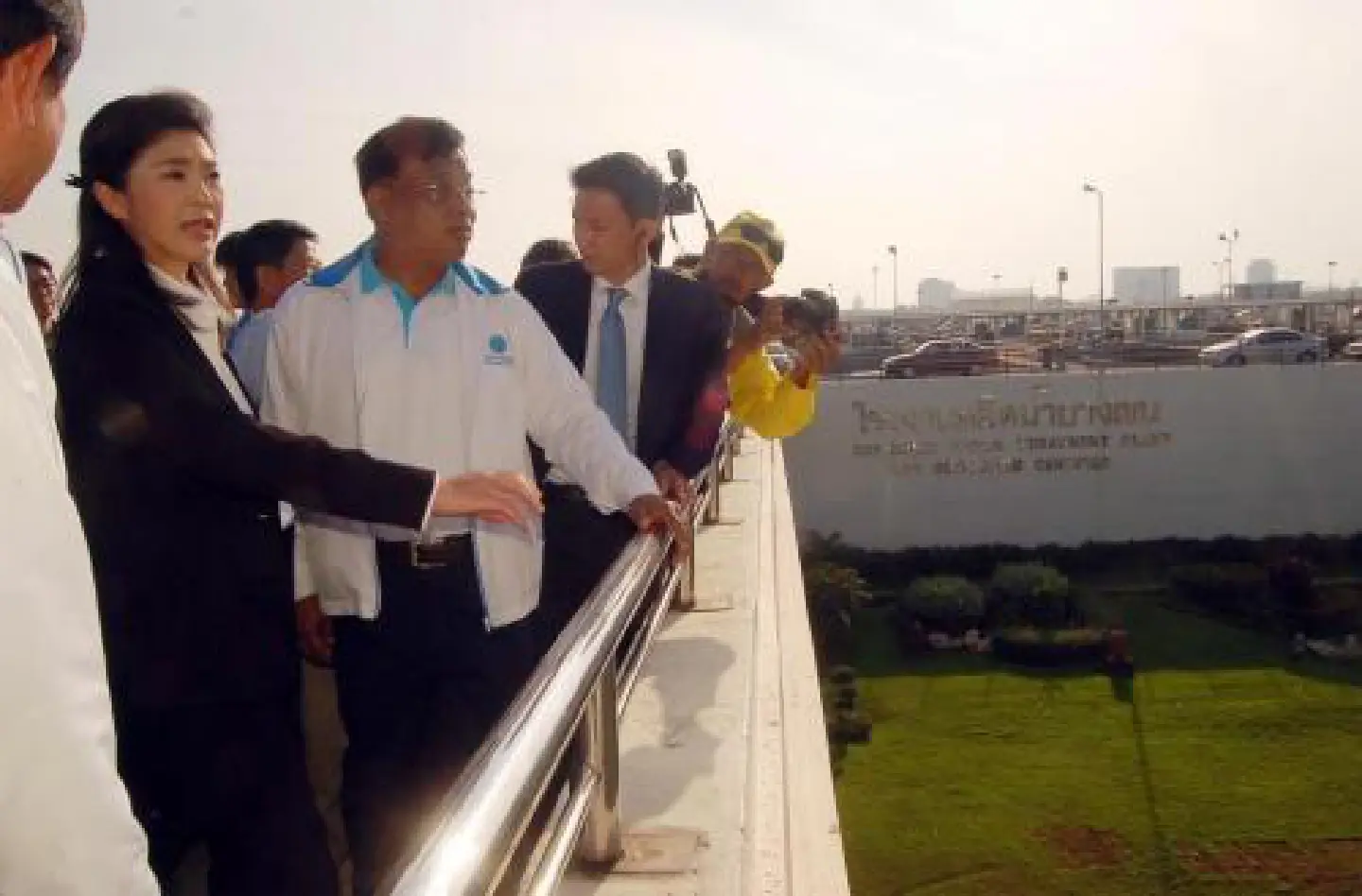 Tap water still safe, says Yingluck Tap water still safe, says Yingluck