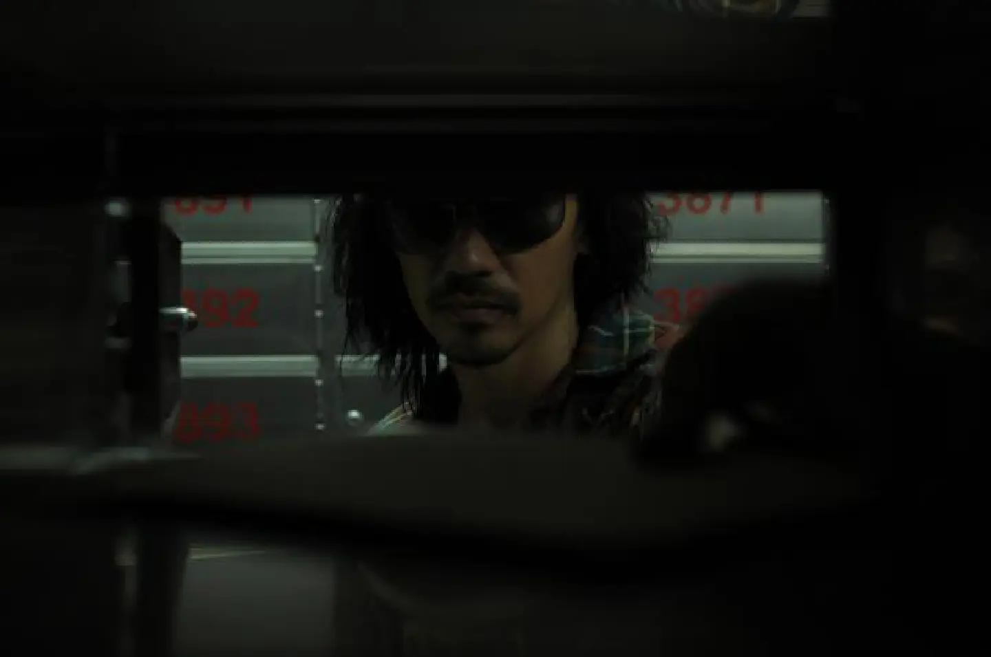 A HITMAN SHOOTING UPSIDE-DOWN A HITMAN SHOOTING UPSIDE-DOWN
