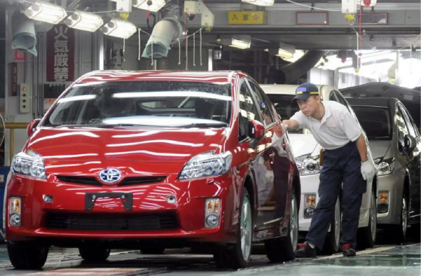 Don't file orders at Toyota booth Don't file orders at Toyota booth