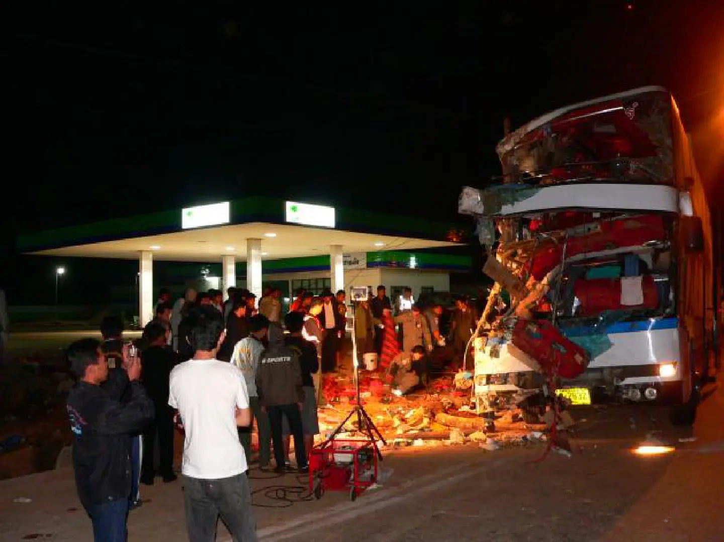 Eight dead, 51 hurt in Lampang bus crash Eight dead, 51 hurt in Lampang bus crash