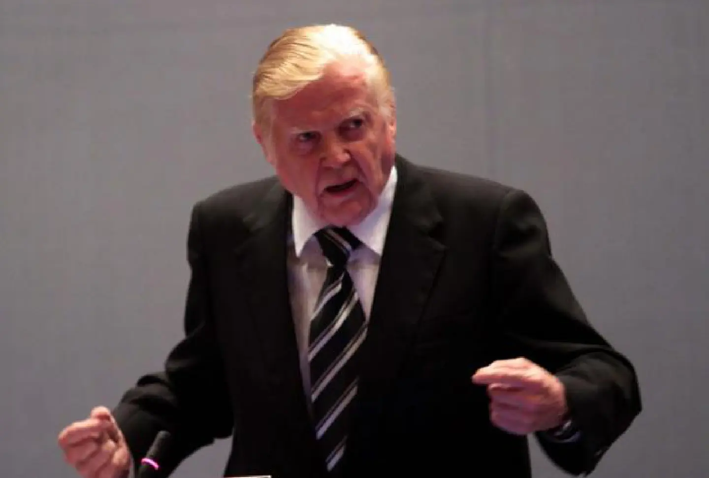 Nobel economist calls for global currency backed by dollar, euro, yuan Nobel economist calls for global currency backed by dollar, euro, yuan