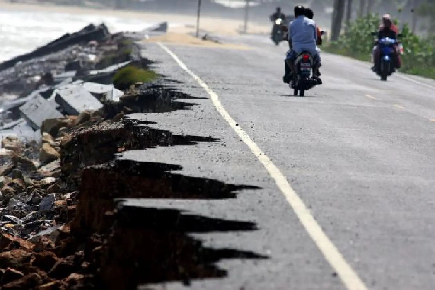 Anti-graft network urges scrutiny of post-flood projects Anti-graft network urges scrutiny of post-flood projects