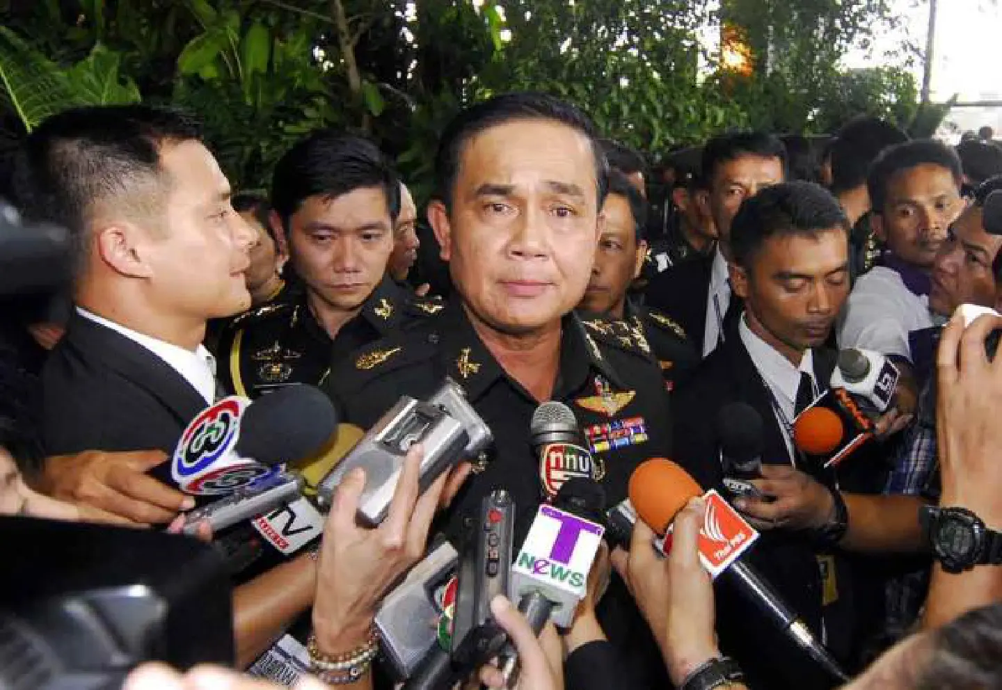 Army chief upholds lese majeste law Army chief upholds lese majeste law