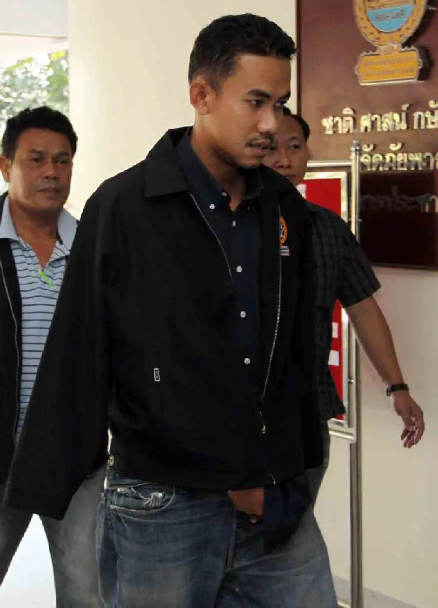 Policeman nabbed for shooting motorists Policeman nabbed for shooting motorists