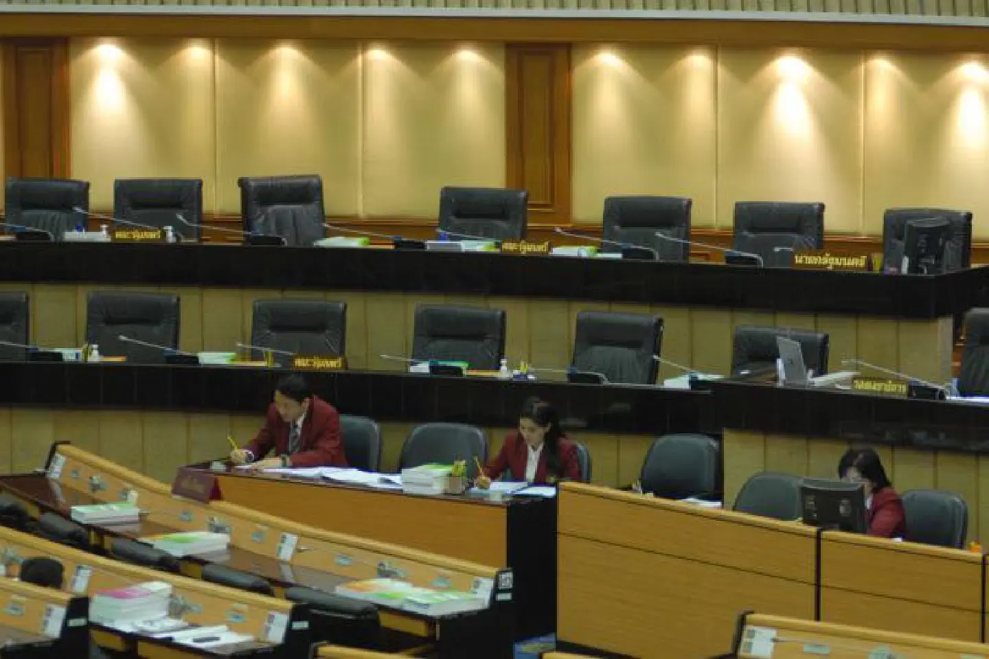 House passes Bt12-trn 2012 budget House passes Bt12-trn 2012 budget