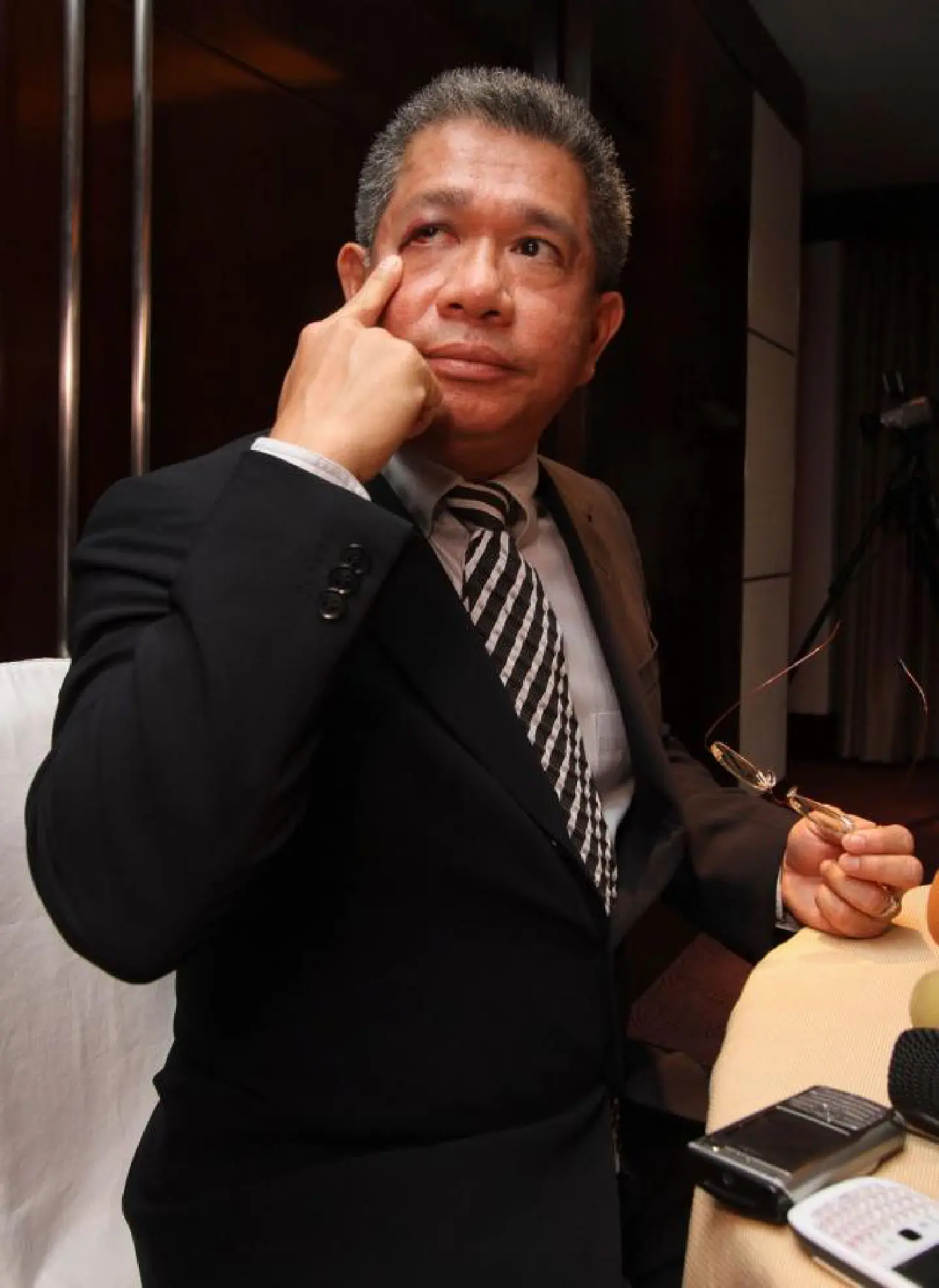 Thaksin critic 'attacked' at Bangkok hotel