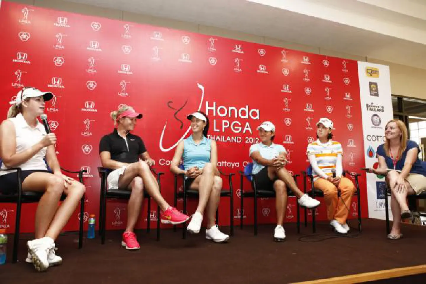 World No 1 faces tricky task amid field of stars