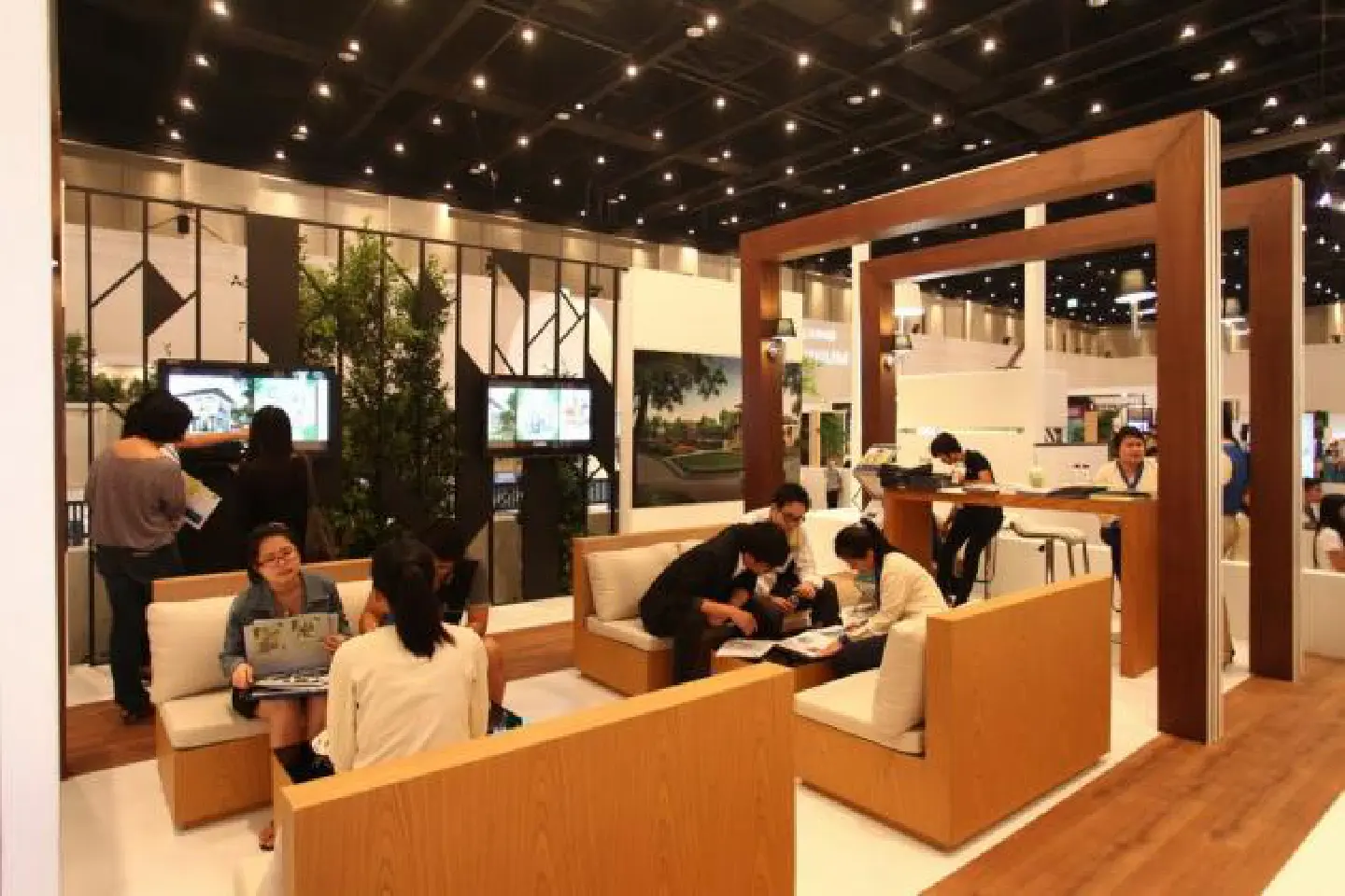 Sansiri boosts quarter sales target Sansiri boosts quarter sales target