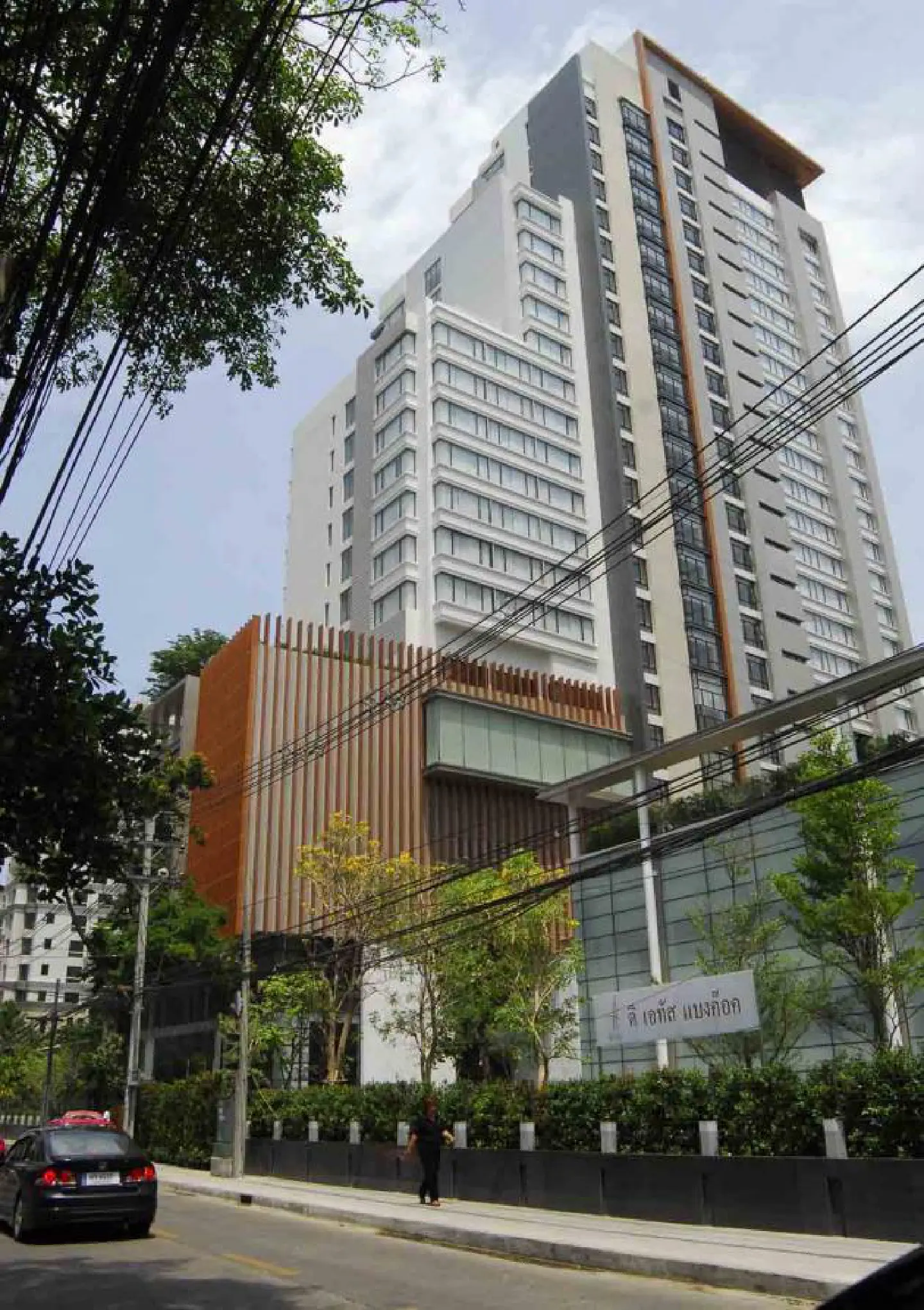 More evidence urged in hotel row More evidence urged in hotel row
