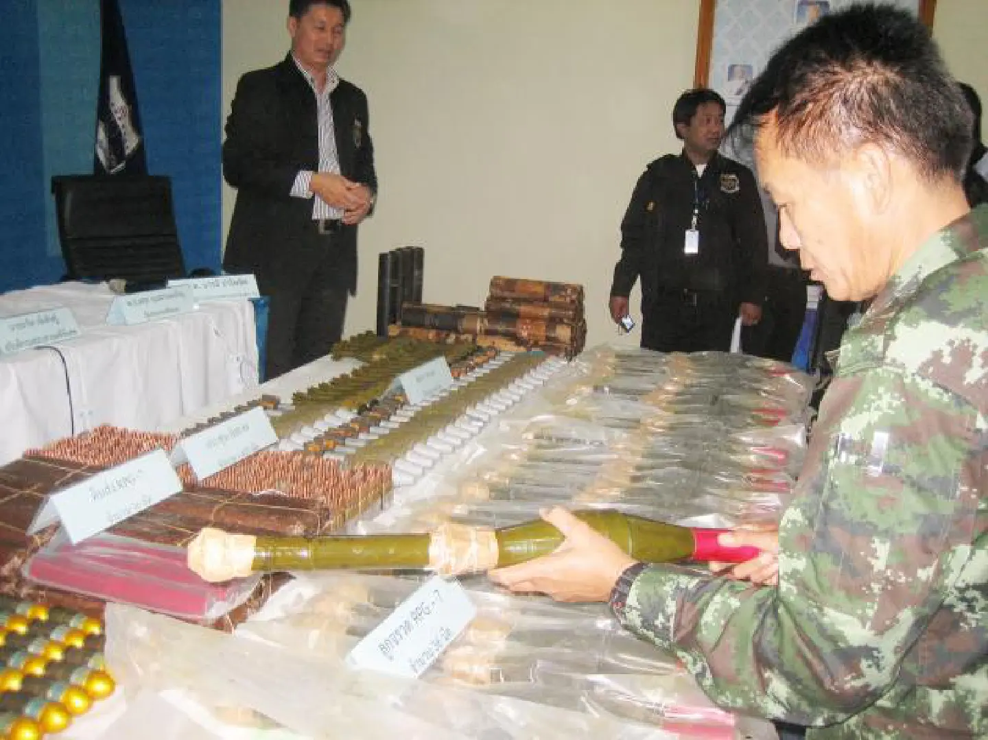 DSI uncovers mystery arms cache in Surin DSI uncovers mystery arms cache in Surin