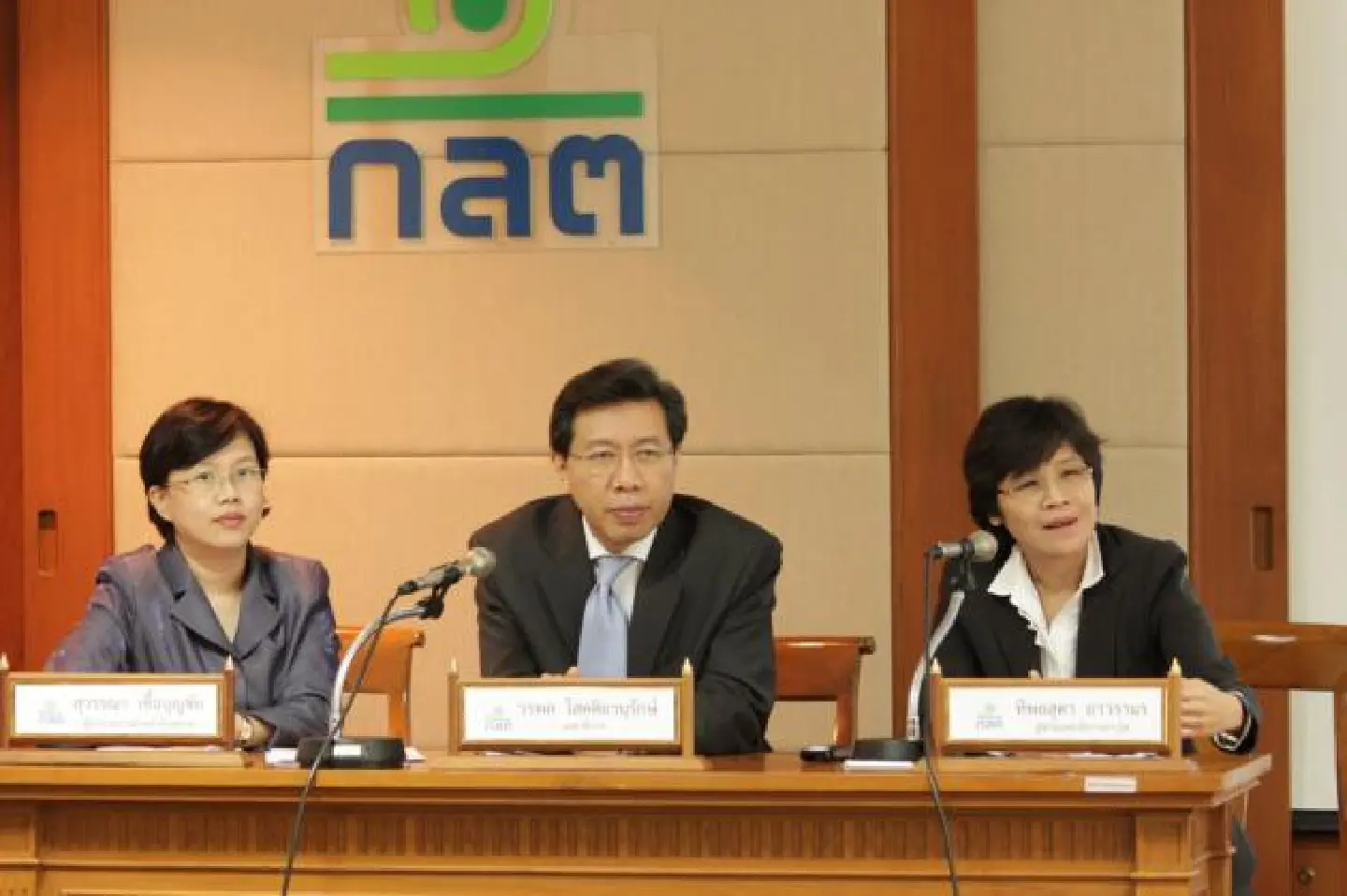 Banks forced to rely less on bills of exchange Banks forced to rely less on bills of exchange