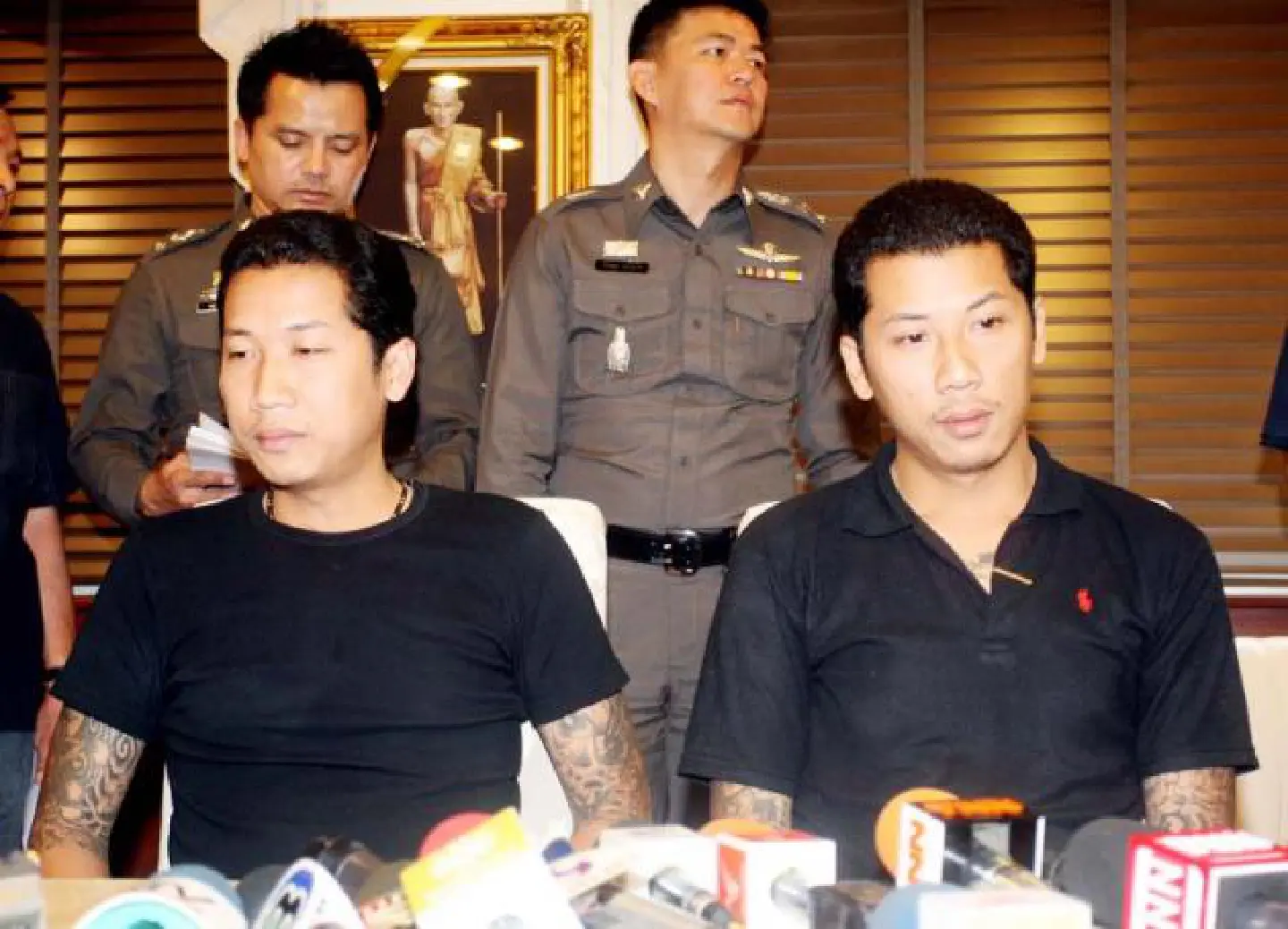 Twins surrender and confess to attack on Nitirat leader