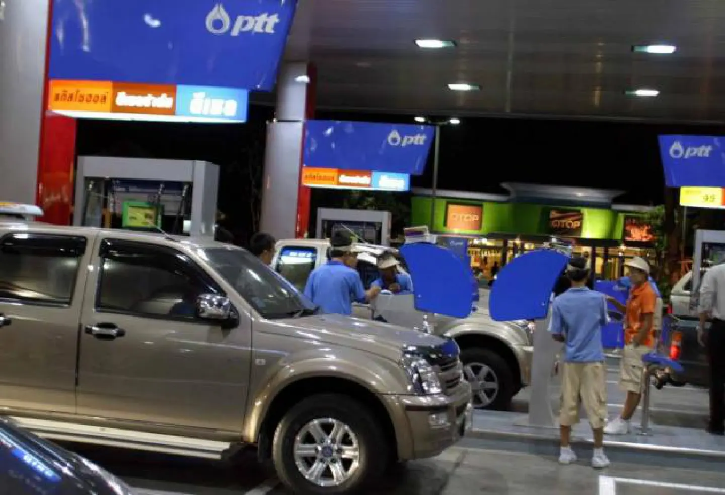 Asian refiners to ride over storms Asian refiners to ride over storms