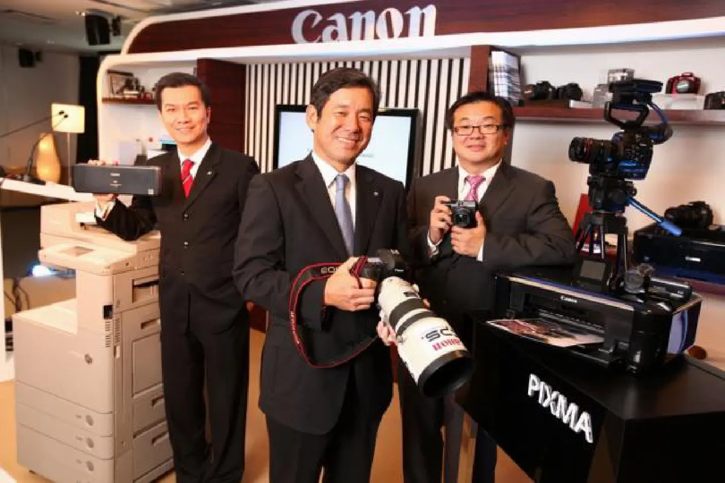 Japan's Canon upbeat on surge in Thai sales Japan's Canon upbeat on surge in Thai sales