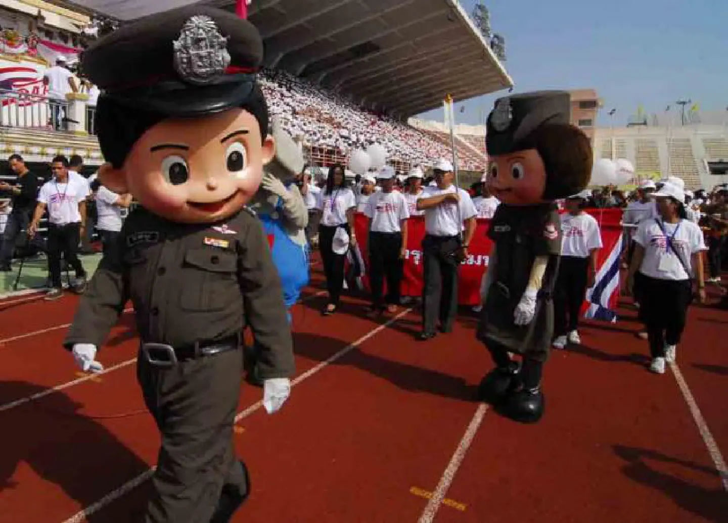 Yingluck urges kids to stay off drugs Yingluck urges kids to stay off drugs