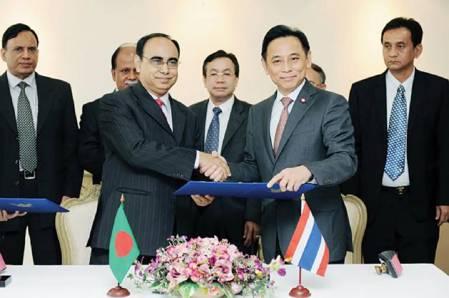 Thailand selling rice to 3 countries under G2G Thailand selling rice to 3 countries under G2G