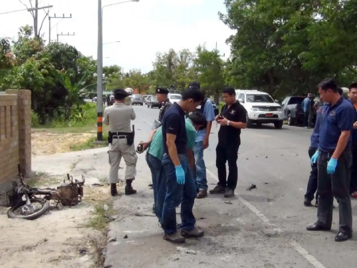 Pattani explosion kills one, injures three others Pattani explosion kills one, injures three others