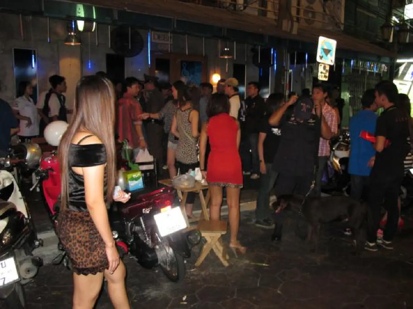 Night spots to close April 8-10 for princess' funeral Night spots to close April 8-10 for princess' funeral