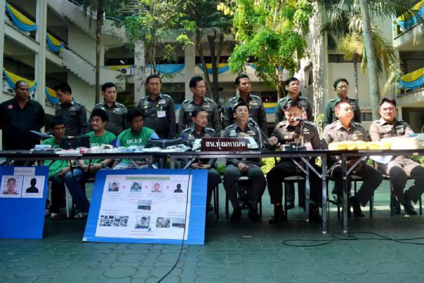 Drug-crime busters accused of possessing drugs Drug-crime busters accused of possessing drugs