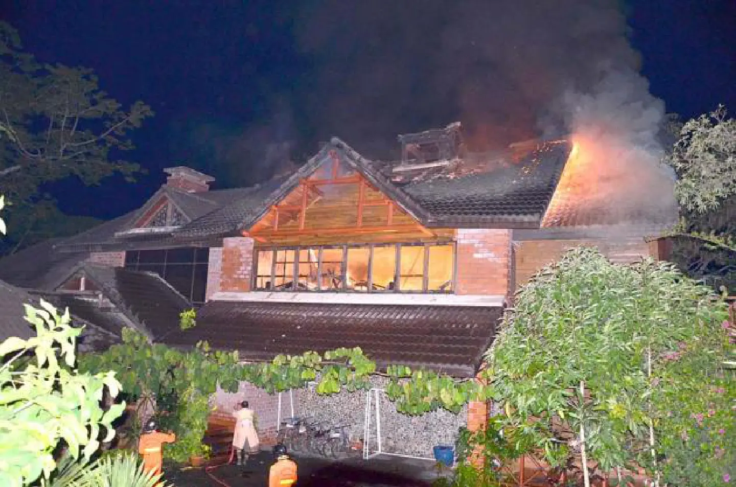 TV host Panya's house burns TV host Panya's house burns
