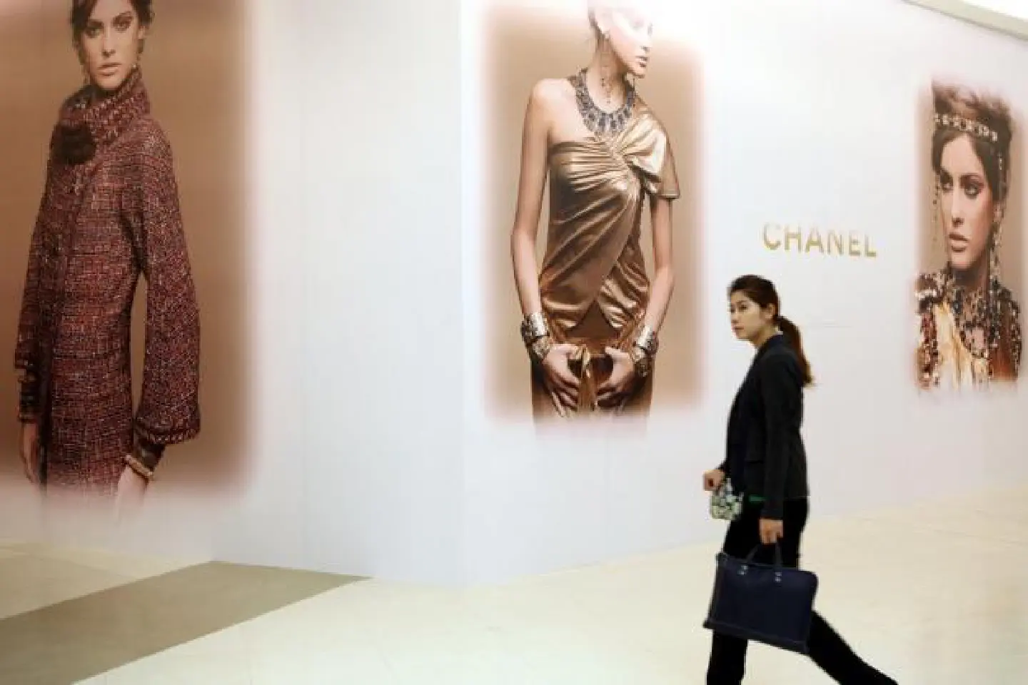 Thai consumers trust who? Thai consumers trust who?