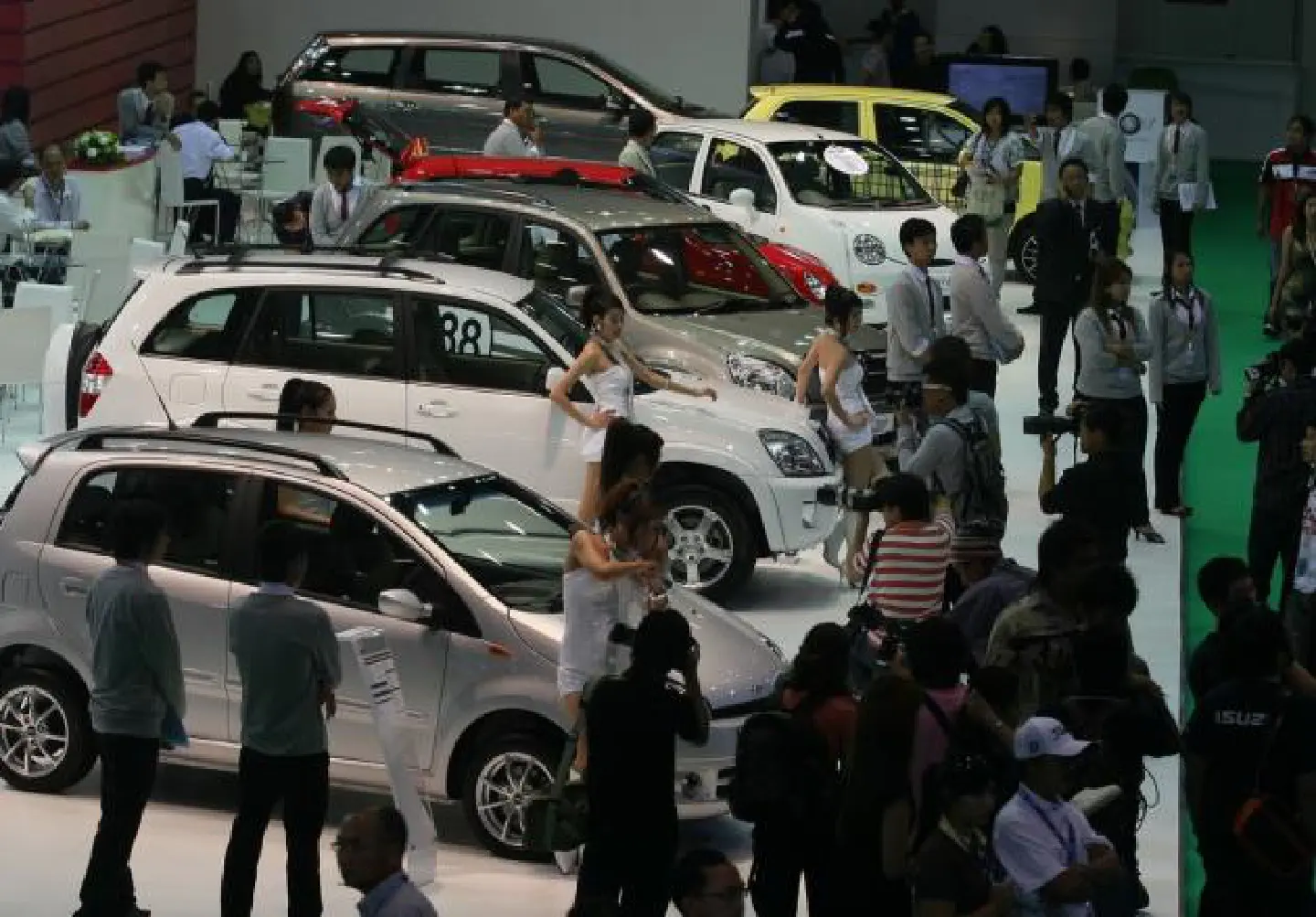 Auto sale in March at record high Auto sale in March at record high