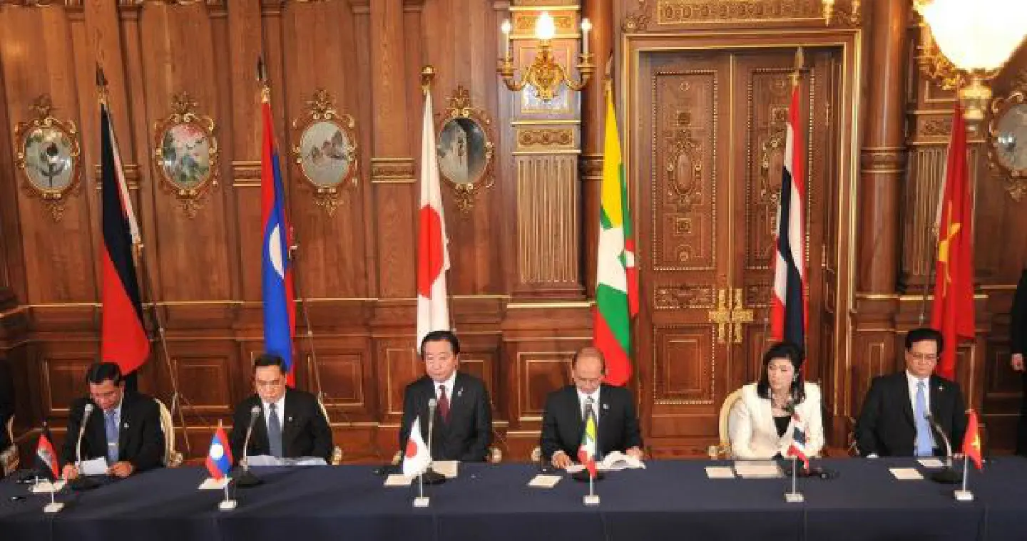 Yingluck promises $77mn loans to neighbours Yingluck promises $77mn loans to neighbours