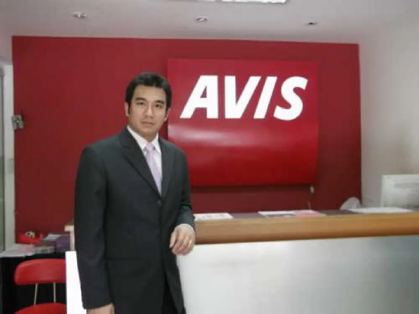 Avis sets sights on tourists as it targets Bt100 million sales this year Avis sets sights on tourists as it targets Bt100 million sales this year