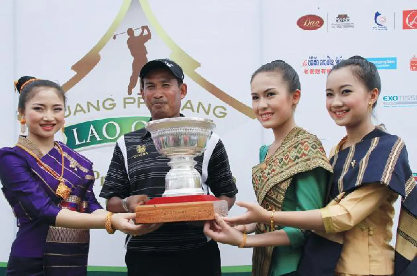 Thaworn blazes his way to fantastic victory in Laos