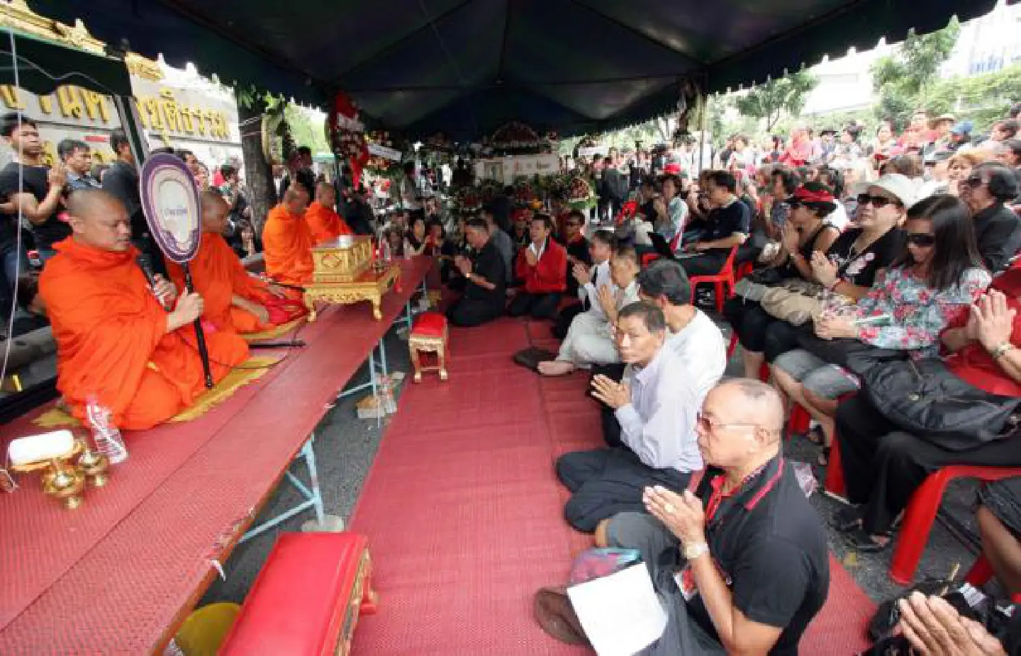 Mourners insist Amphon's death not being exploited