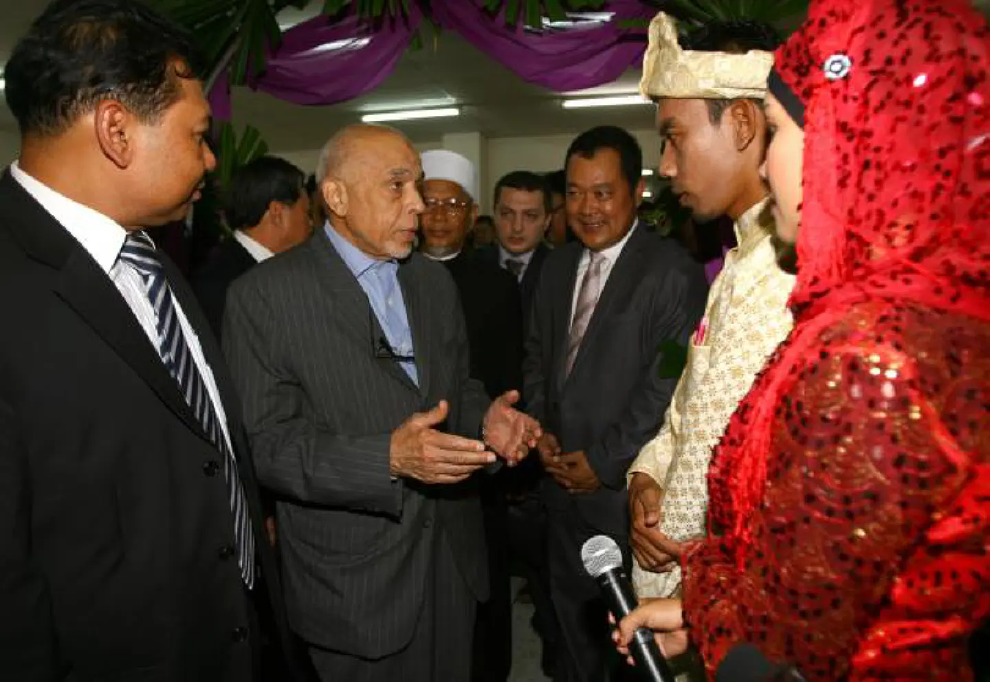 Islamic delegation leader condemns South violence Islamic delegation leader condemns South violence