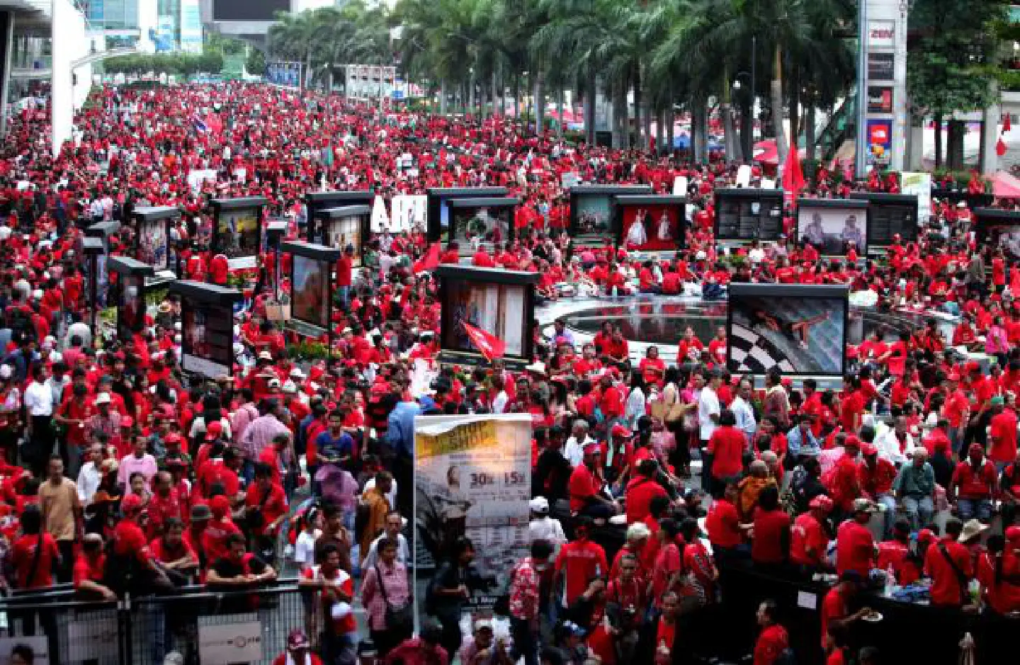 Red shirts call for justice Red shirts call for justice