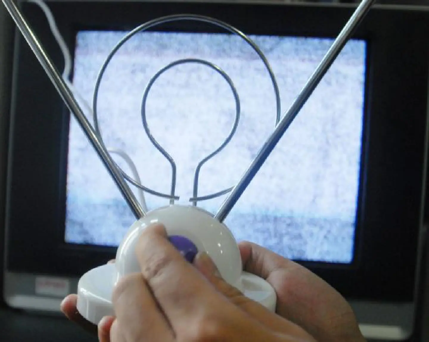 Half of household TVs use antennas Half of household TVs use antennas