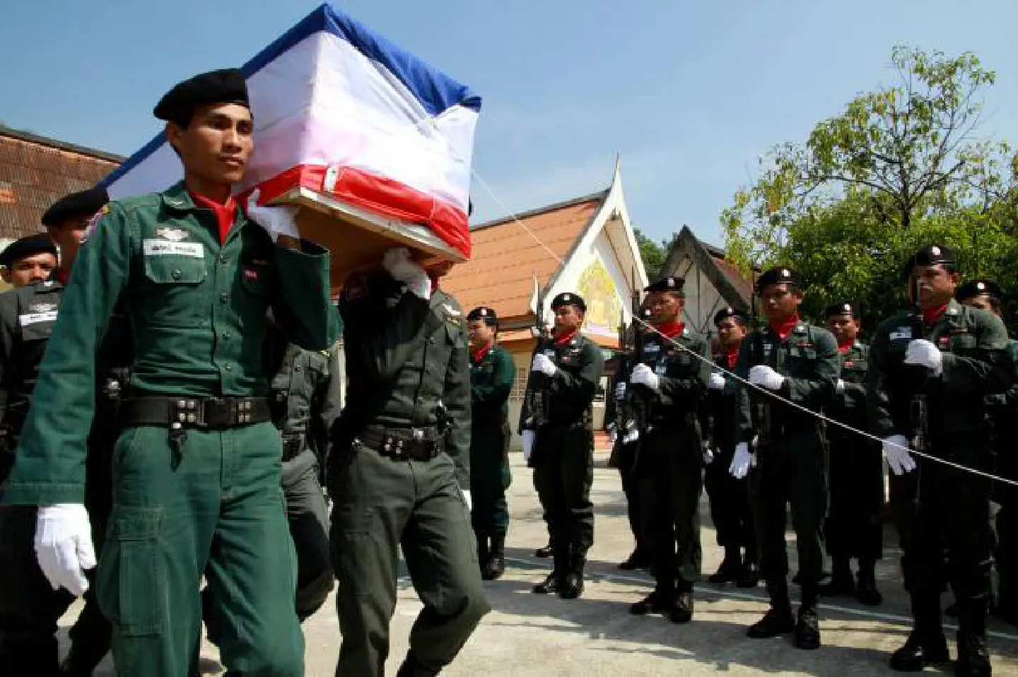 Bomb hits border patrol, 1 killed Bomb hits border patrol, 1 killed