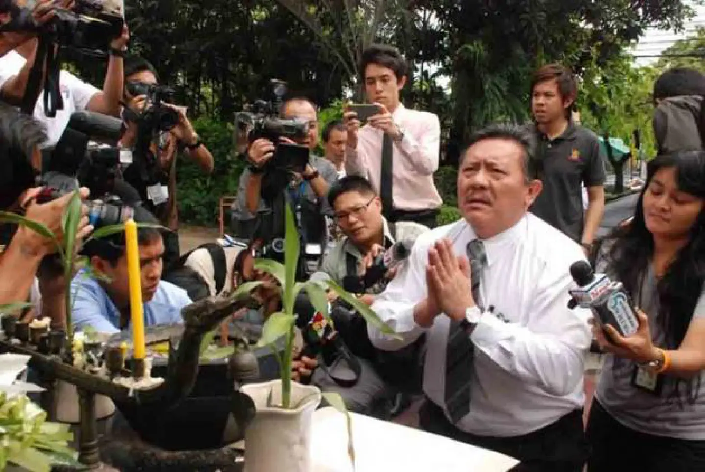 Chuwit demands urgent crackdown on gambling den Chuwit demands urgent crackdown on gambling den