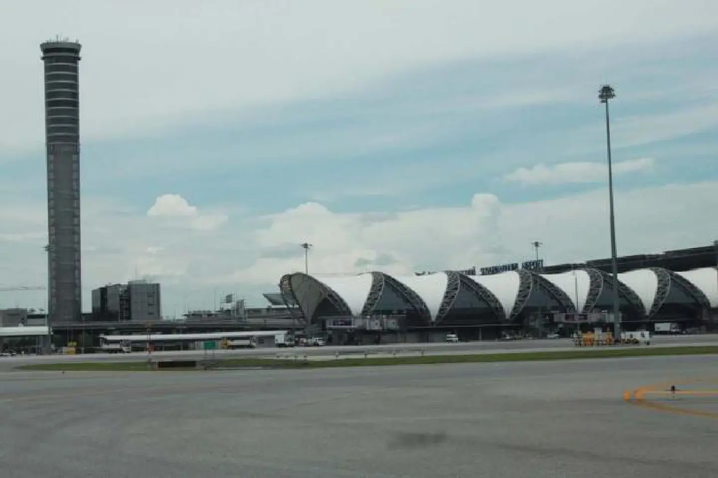 Unclear airport policy taking a toll Unclear airport policy taking a toll
