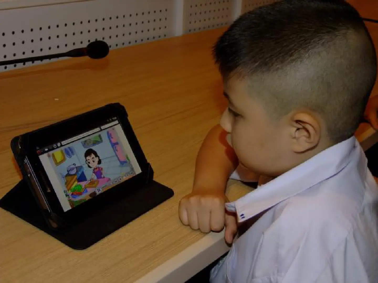 BMA testing tablets for Bangkok schools BMA testing tablets for Bangkok schools