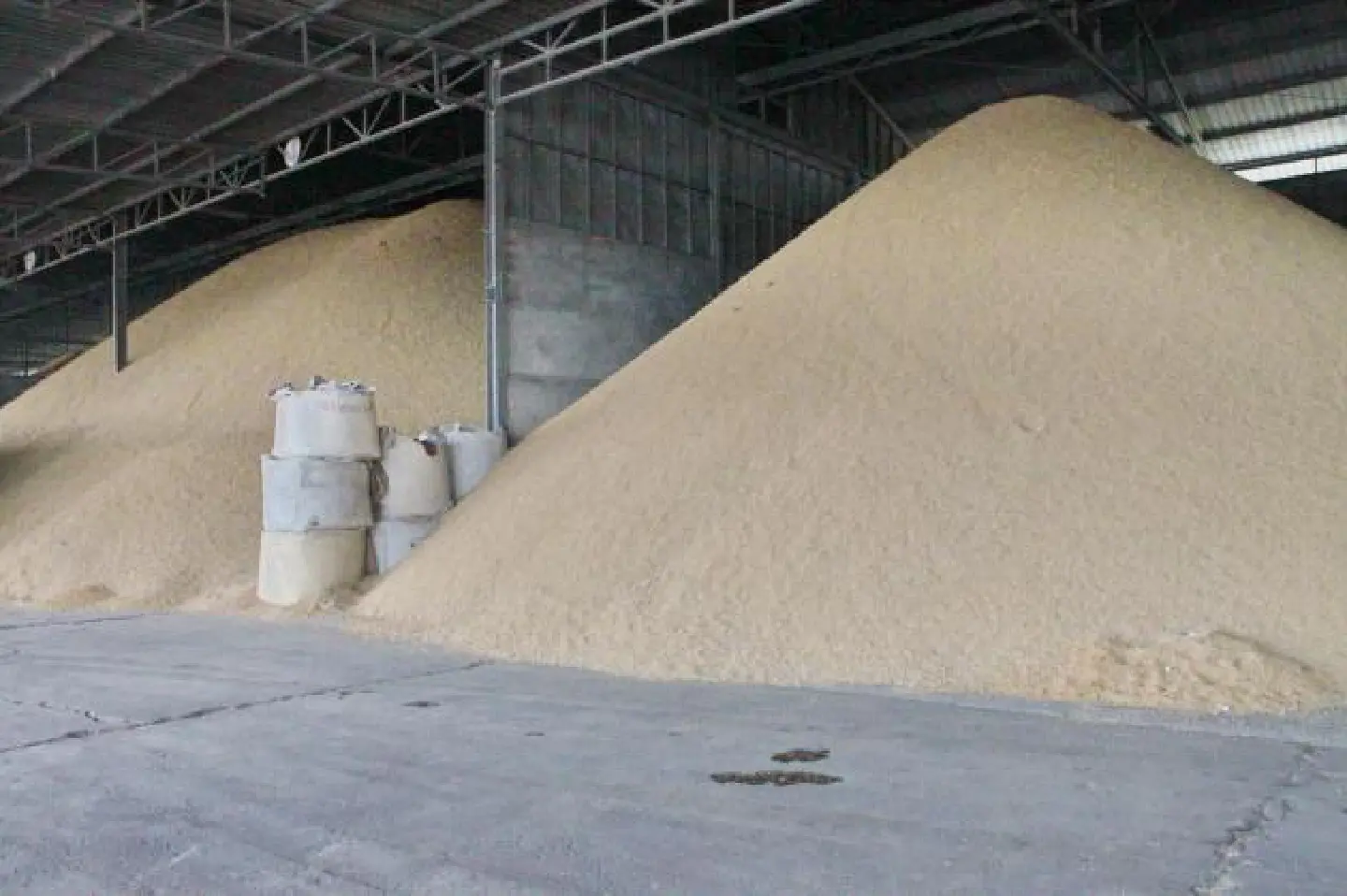 Ministry accused of secret rice sale Ministry accused of secret rice sale