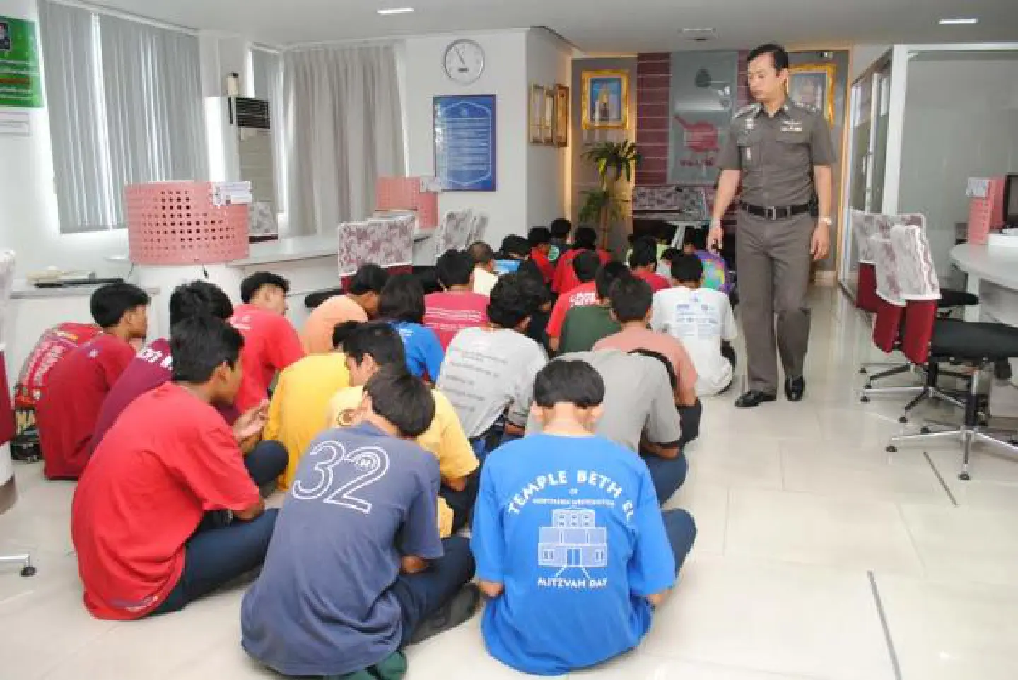 41 students detained in anti-brawl measure 41 students detained in anti-brawl measure