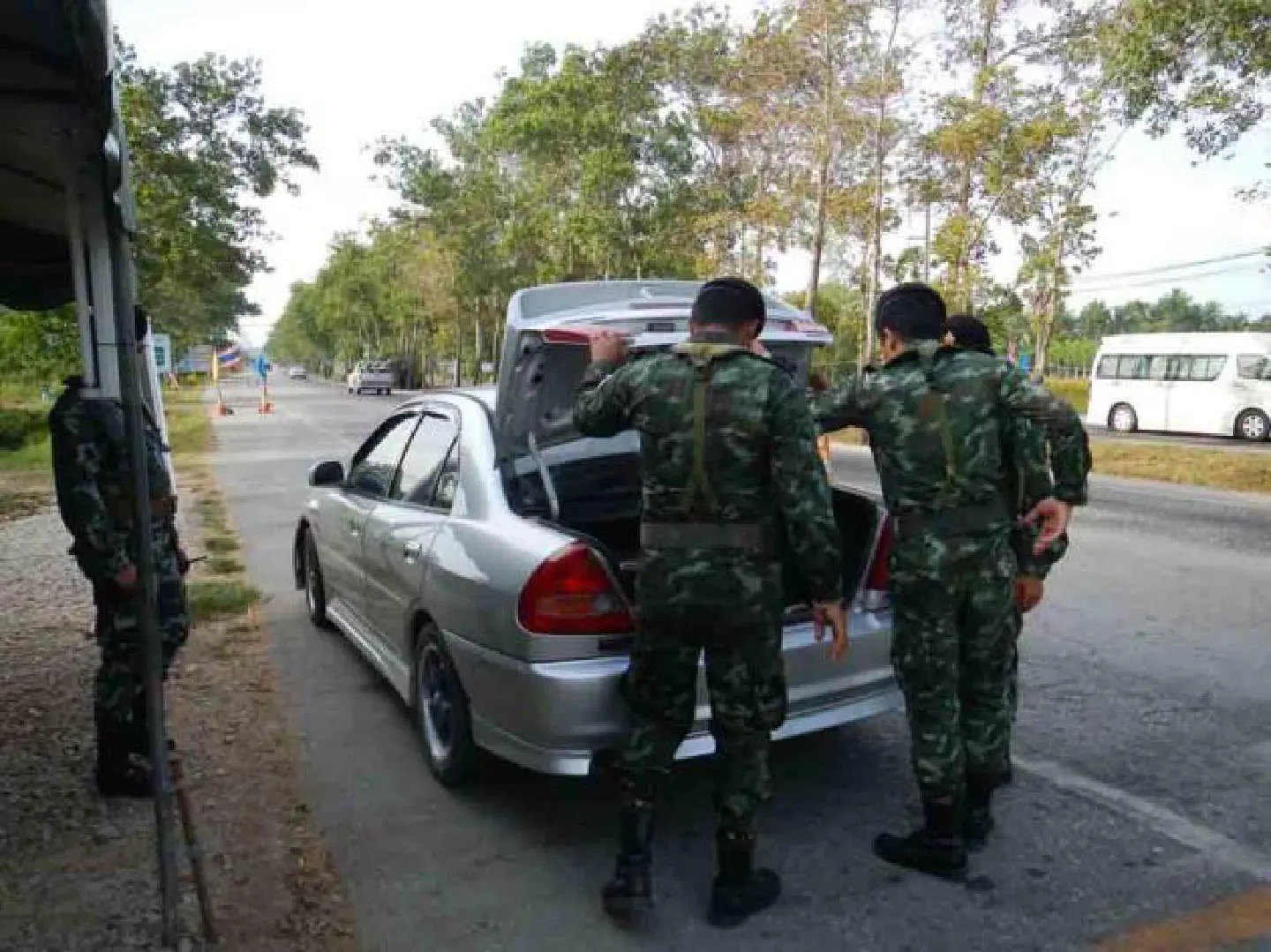 Security officials far too laid back: experts Security officials far too laid back: experts