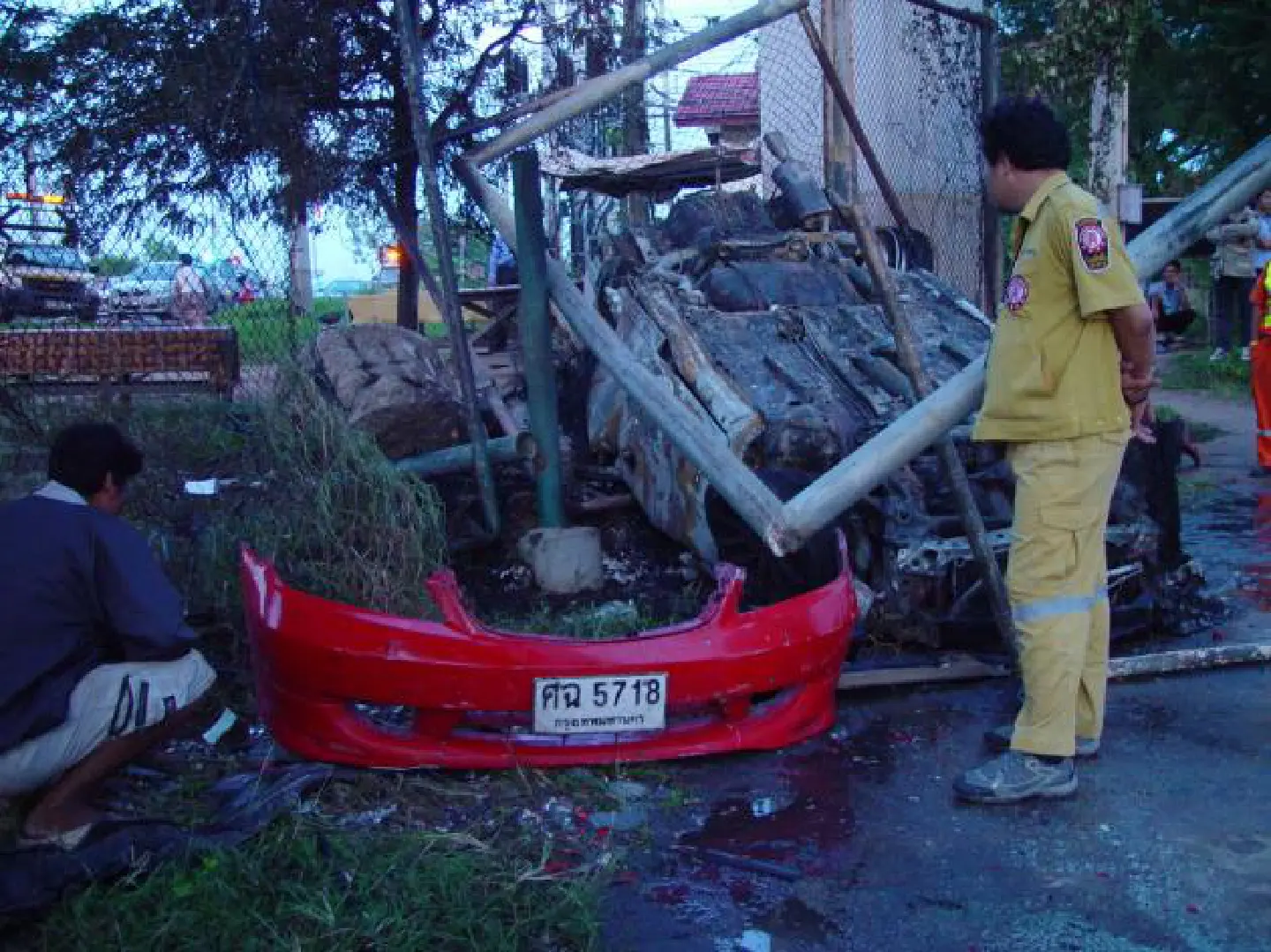 Driver dies in fiery plunge from expressway Driver dies in fiery plunge from expressway