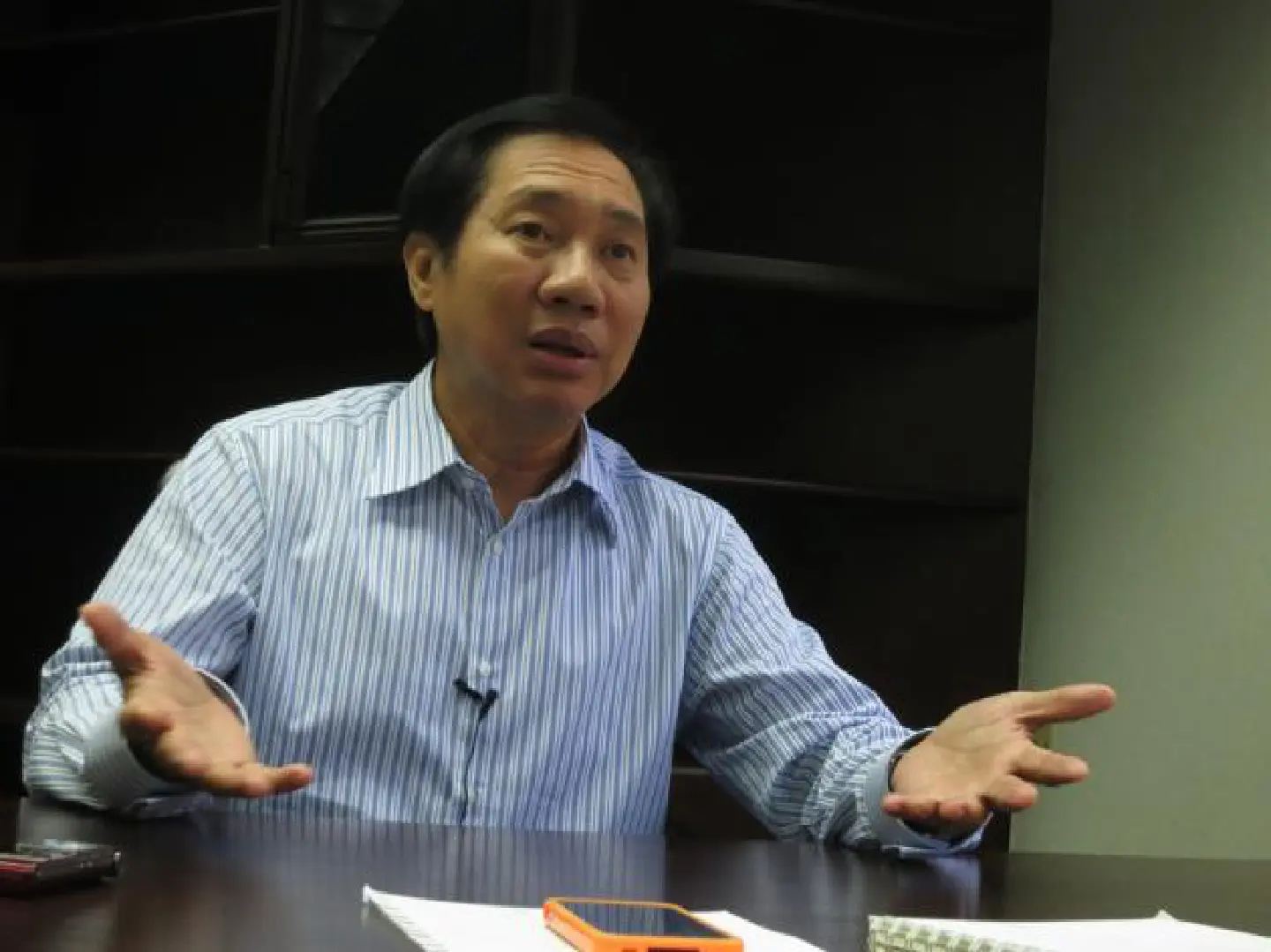Bhokin backs rewriting 'poisonous fruit' Constitution Bhokin backs rewriting 'poisonous fruit' Constitution