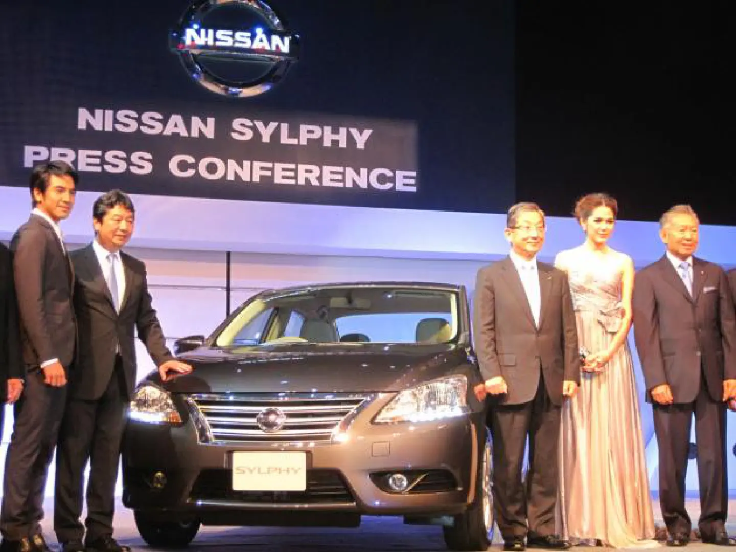 Nissan mulls expansion as output hits limit Nissan mulls expansion as output hits limit