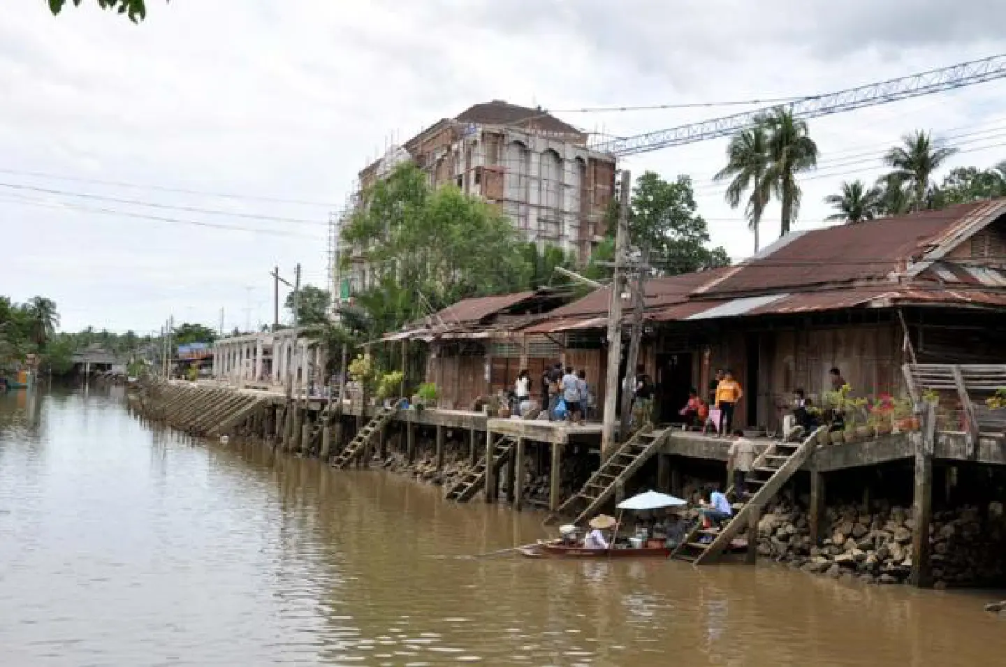 Amphawa's ancient shophouses saved Amphawa's ancient shophouses saved